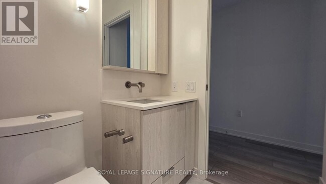 Photo du bâtiment - 120 Broadway Ave