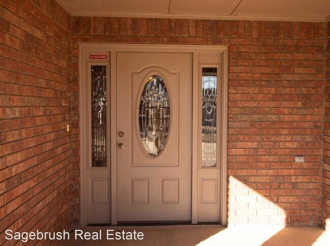 Building Photo - 3 br, 2 bath House - 1351 Oakwood Cr
