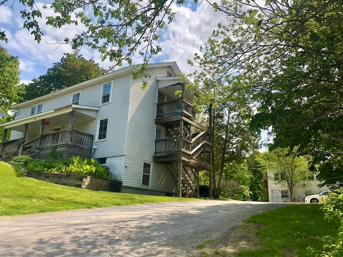 Primary Photo - 162 Highland Ave