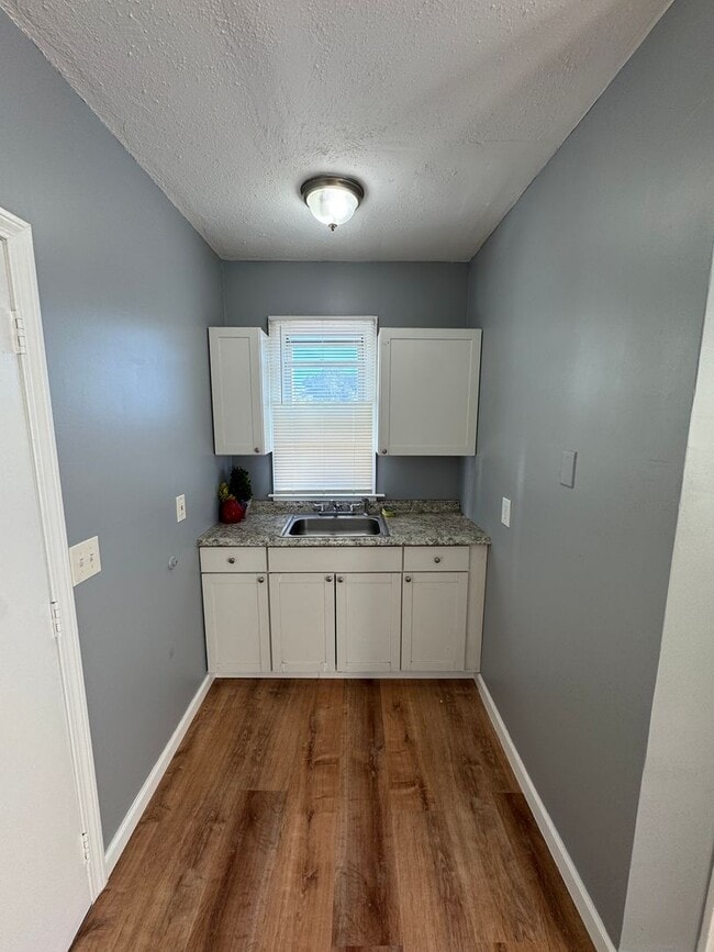 Building Photo - 23 Pond Lily Ave