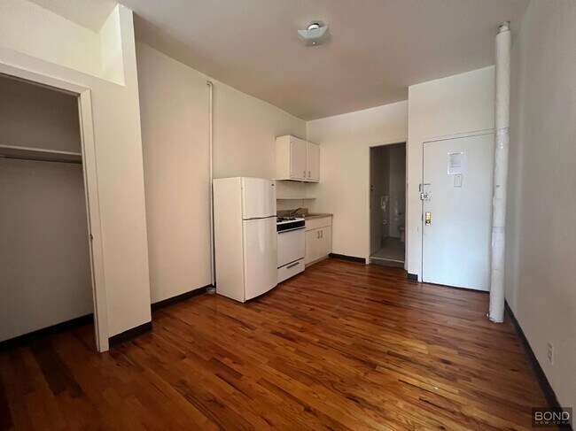 Foto del edificio - 344 E 9th St