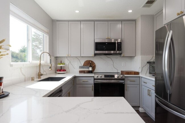 Building Photo - 921 Fassler Ave