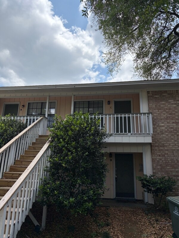 Foto del edificio - 220 Atkinson Drive - C