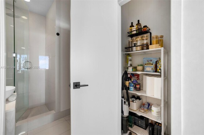 Foto del edificio - 480 NE 31st St