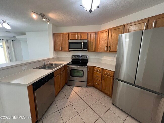 Building Photo - 1815 Green Springs Cir