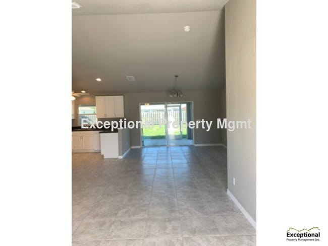 Foto del edificio - Available Now! Newer 4 Bedroom Home SE Cape!