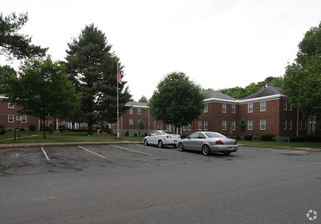 Colonial Gardens Apartments Apartments - 13 Hartford Ave Glens Falls