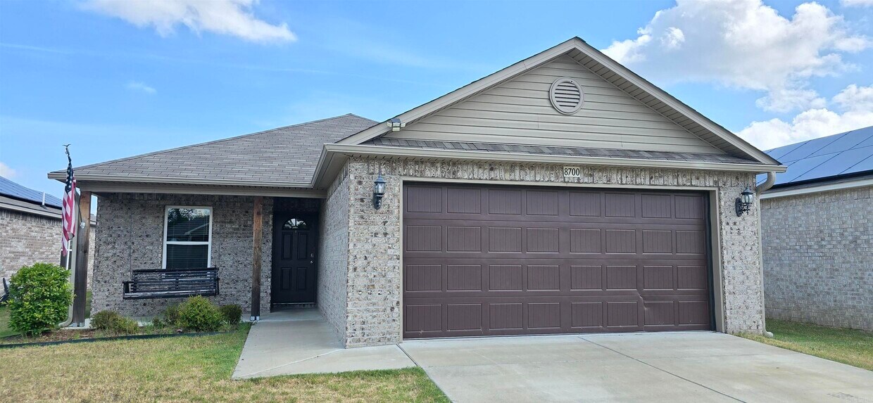 Foto principal - 8700 Northwood Creek Dr