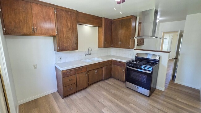 Foto del edificio - 2 Bed 1 Bath House By Michigan Park Available Now!
