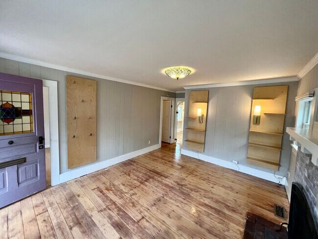 Building Photo - Quaint Pacific Grove Single Family Home - ...