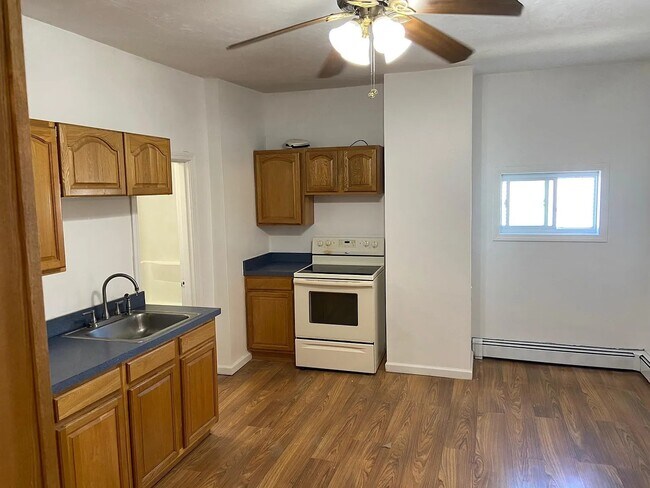 Foto del edificio - 171 Center Ave