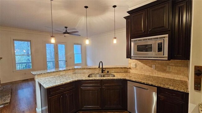 Foto del edificio - 3533 Peacock Rd