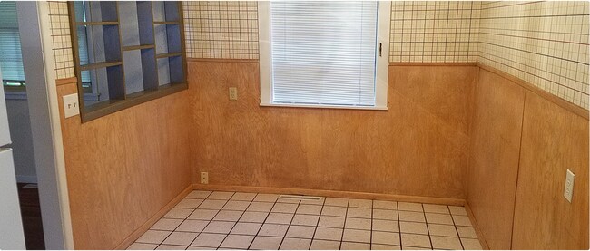 Dining room - 1923 W 9th Ave