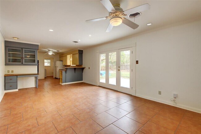 Building Photo - 2904 Skylark Dr