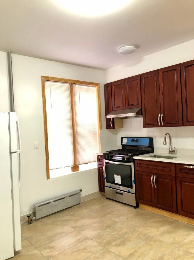 Foto del edificio - 1657 W 9th St