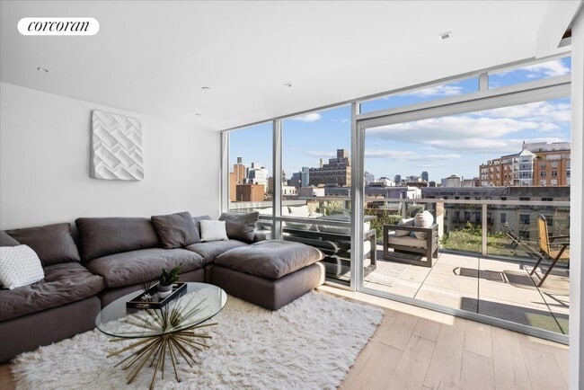 Foto del edificio - 313 W 121st St