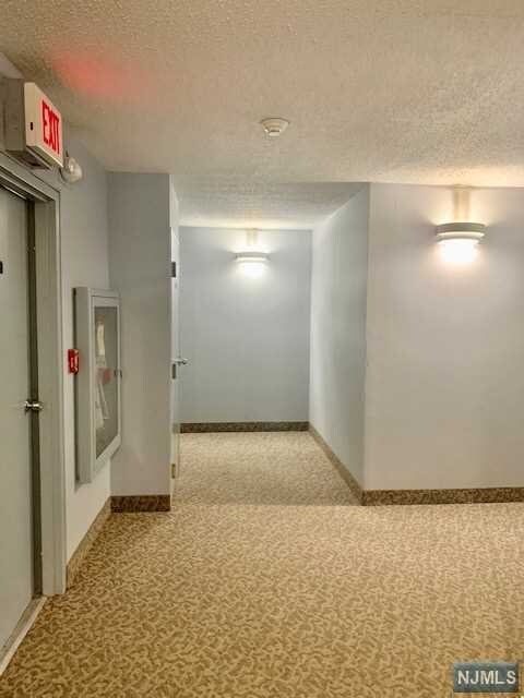 Foto del edificio - 50 Euclid Ave