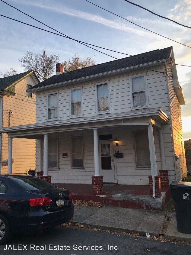3 br, 1 bath House 28 N Washington St House Rental in Shippensburg