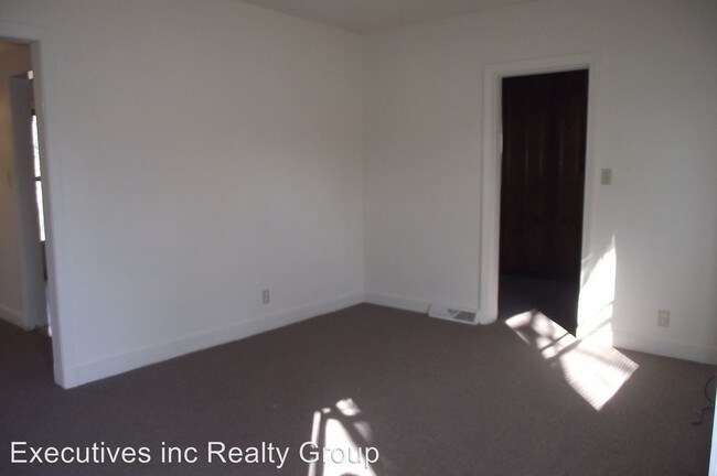 Building Photo - 2 br, 1 bath House - 5003 Clarence Street