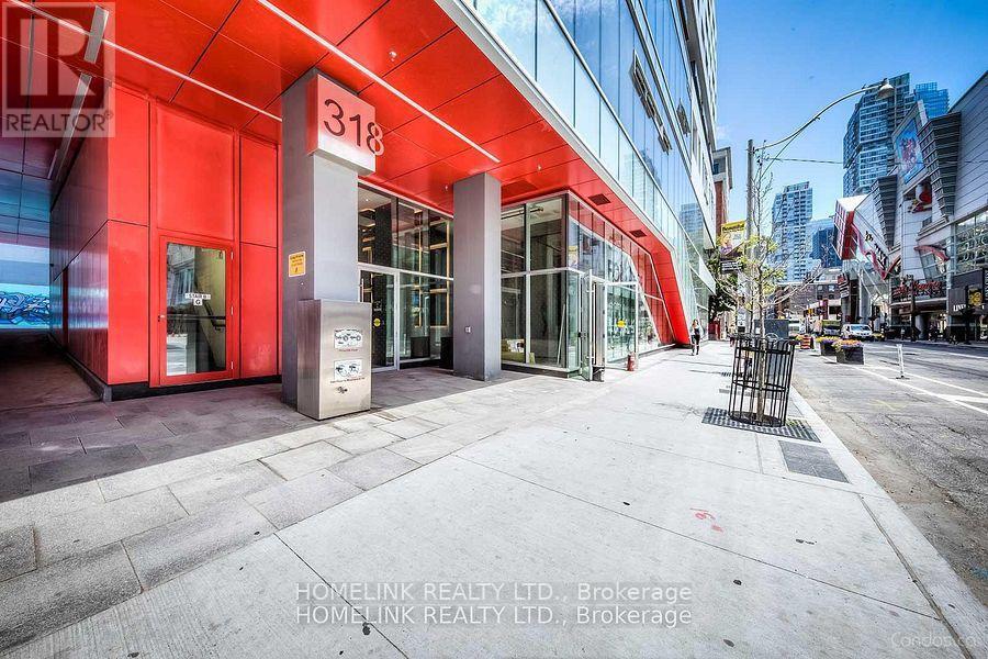 Building Photo - 318 Richmond St W