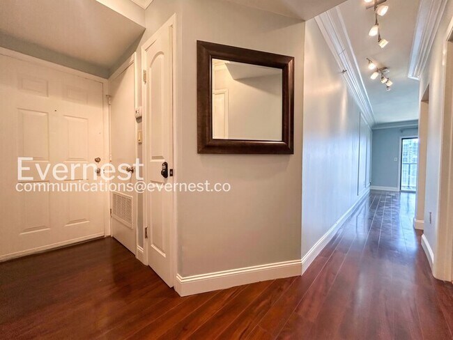 Building Photo - 1280 W Peachtree St NW