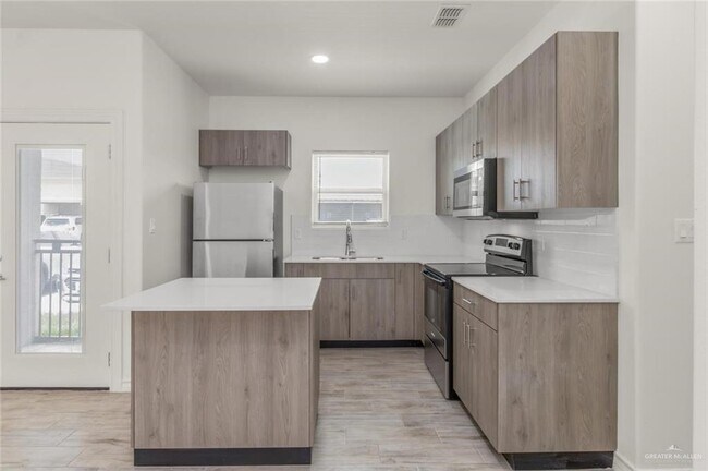 Foto del edificio - 9 Redbud E Ave