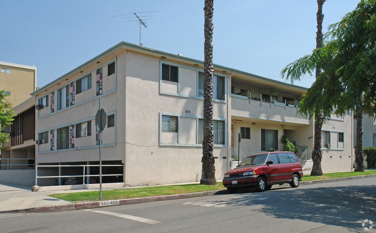 Primary Photo - 8315 Clinton St