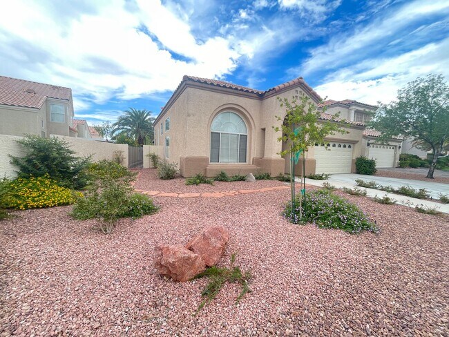 Foto del edificio - Gorgeous 2-story home in the Green Valley ...