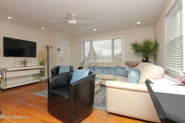 Foto del edificio - 240 7th Ave