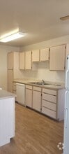 Building Photo - 451 N 7th E