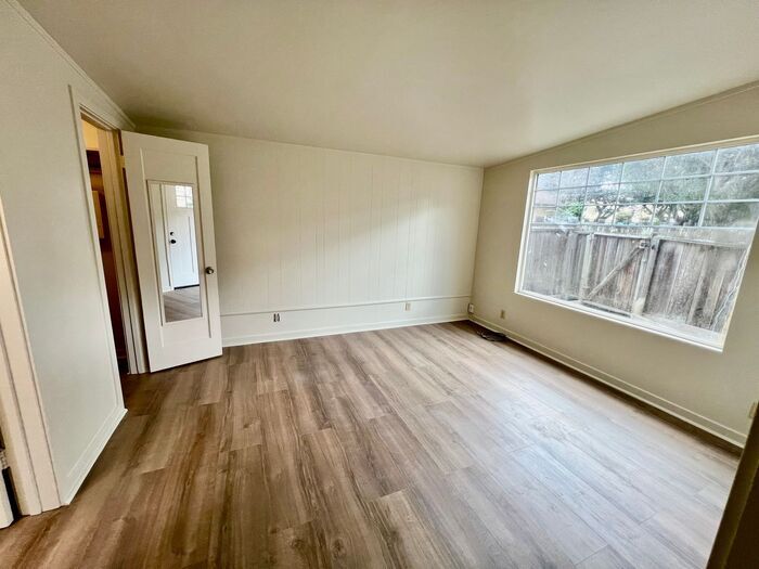 Primary Photo - Lovely 1 bedroom cottage in Monterey avail...