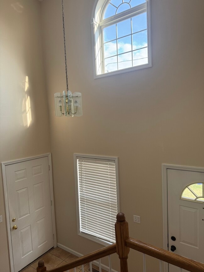 Foyer - 566 Green St