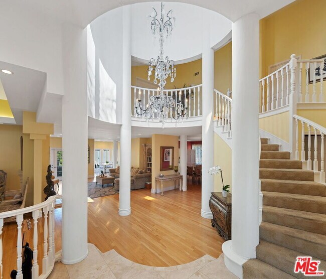 Foto del edificio - 2202 San Vicente Blvd