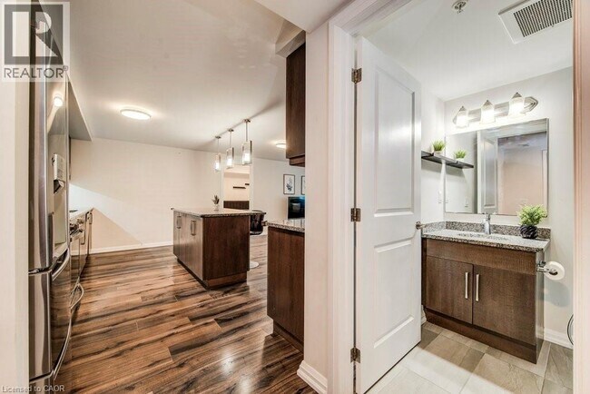 Photo du bâtiment - 778 Laurelwood Dr