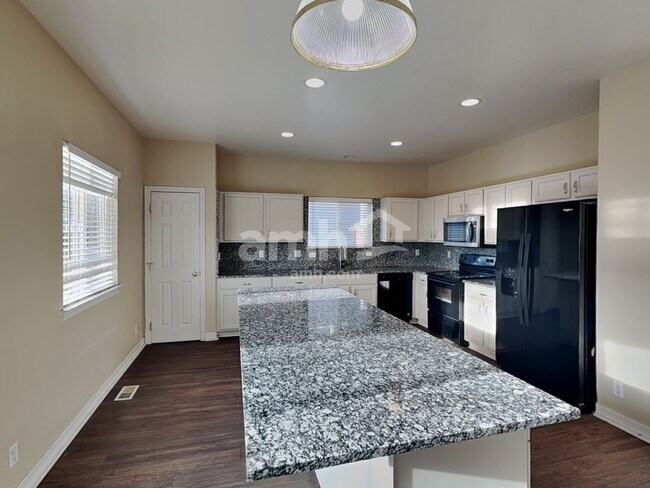 Foto del edificio - 13945 Jasmine St