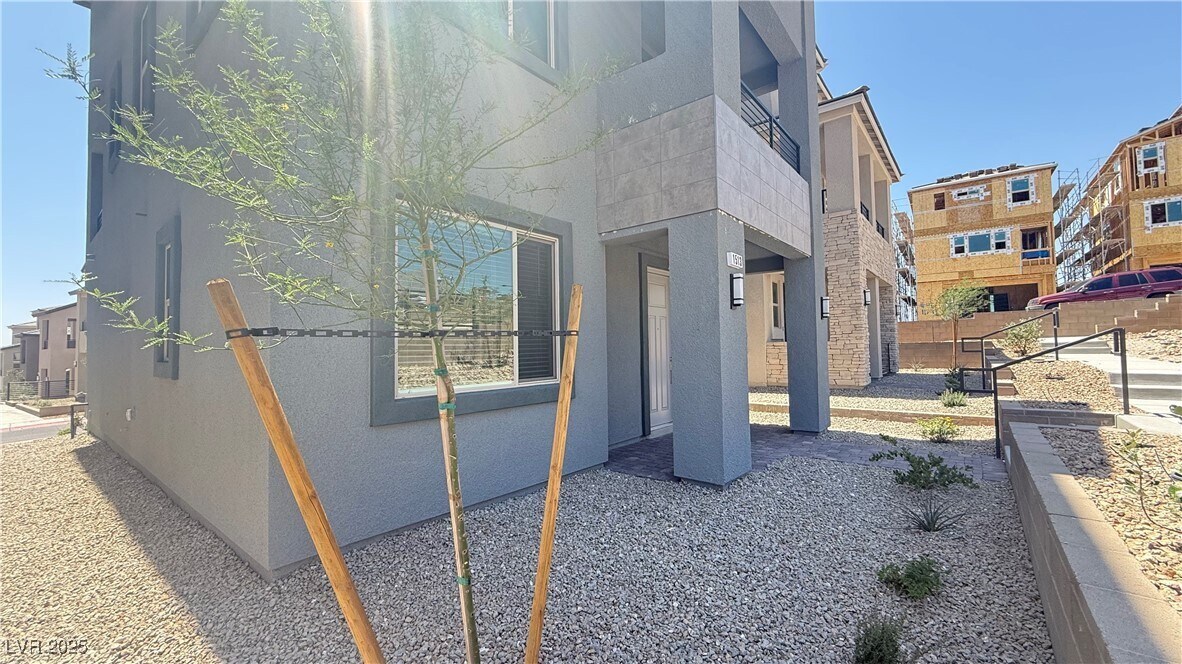 Building Photo - 1513 Bat Hawk St
