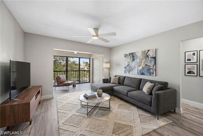Foto del edificio - 228 Fox Glen Dr