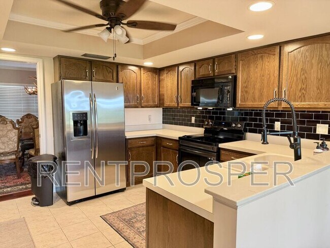 Building Photo - 1739 Lake Marion Dr