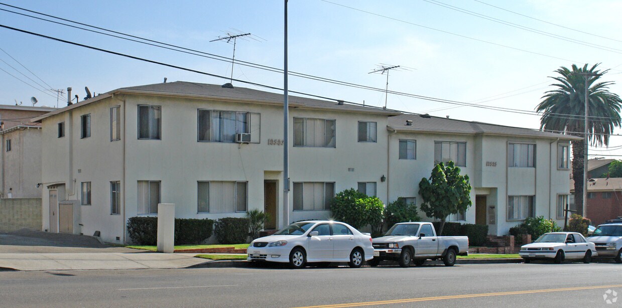 Primary Photo - 10505-10507 National Blvd
