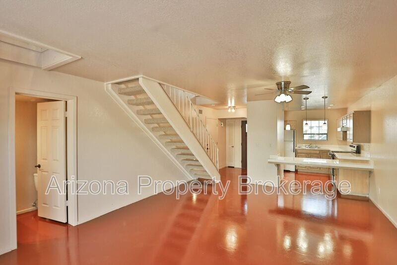 Primary Photo - 373 E Coronado Rd