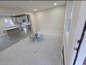 Building Photo - 1617 N Main St