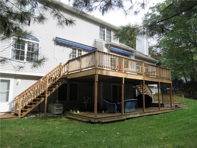 Building Photo - 70 Cavalier Dr