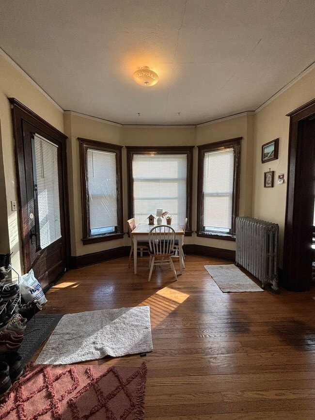 Building Photo - 2901 N Prospect Ave