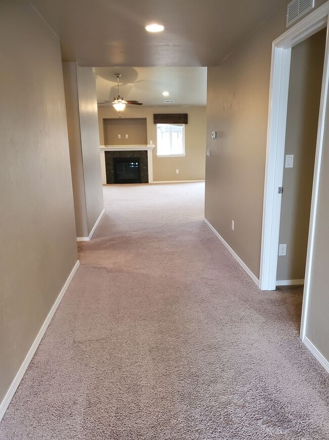 Building Photo - Charming and conveniently located in Nampa 3 bedroom, 2 bath home