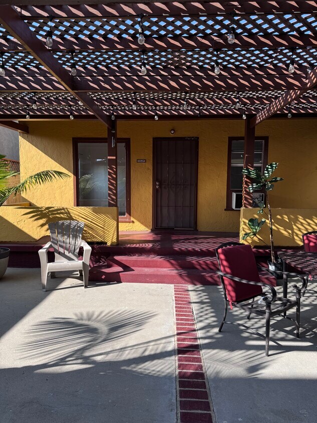 Foto principal - 3349 Brayton Ave