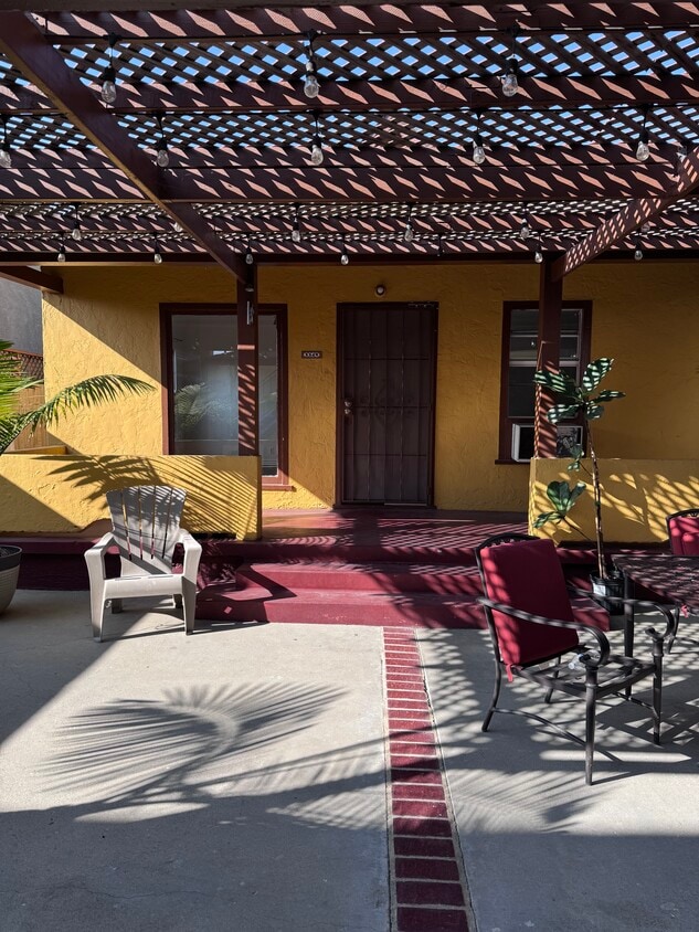 Primary Photo - 3349 Brayton Ave