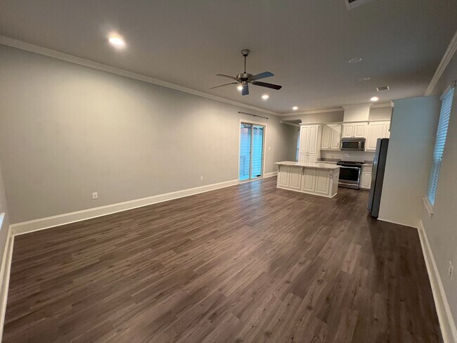 Foto del edificio - 2 bedroom, 2 bathroom home located in Baton Rouge, LA near LSU