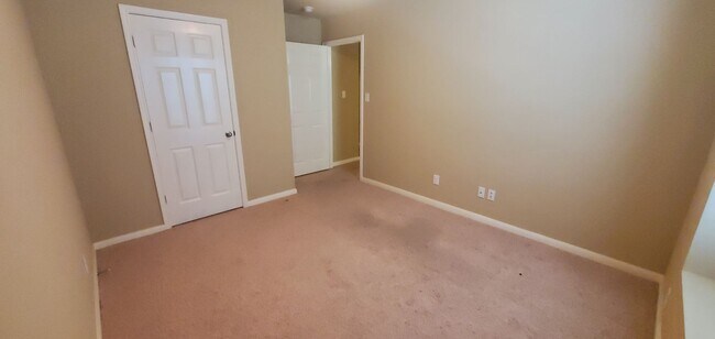 Building Photo - 249 Nomad Ln