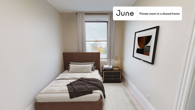 Building Photo - Room in Shared 4 bed/1 bath home