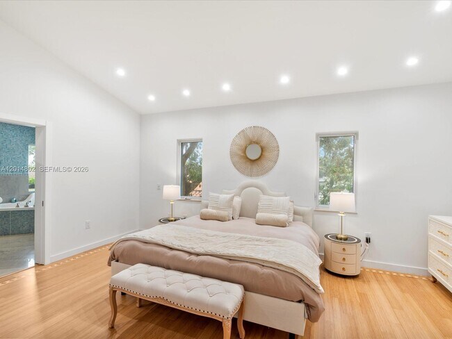 Foto del edificio - 825 SW 23rd Rd